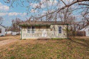 224 Grover Ave in Wichita, KS - Building Photo