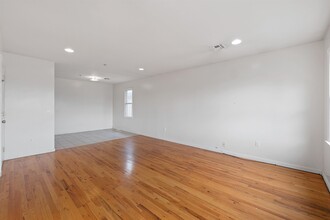 82 Tuers Ave in Jersey City, NJ - Building Photo - Building Photo