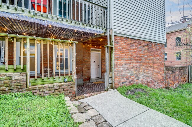 413 Milton St in Cincinnati, OH - Building Photo - Building Photo
