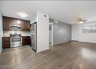 2326 E Pinchot Ave in Phoenix, AZ - Building Photo - Building Photo