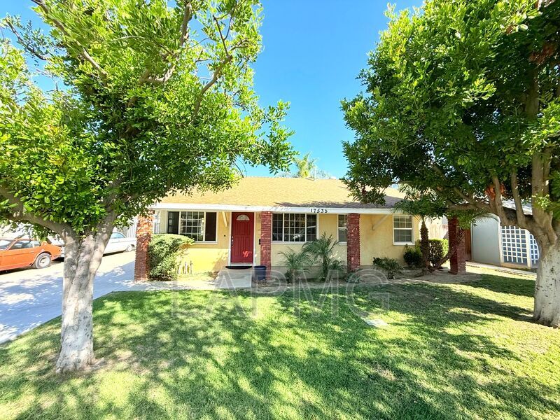 17535-17537 Baltar St in Northridge, CA - Building Photo