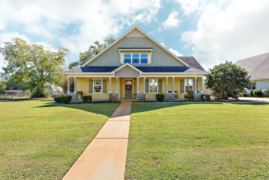 304 Squirrel Hollow in Enterprise, AL - Building Photo