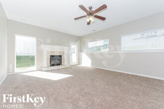 522 Johnston Pkwy in Raymore, MO - Foto de edificio - Building Photo