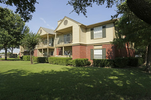 The Gables of McKinney Apartamentos