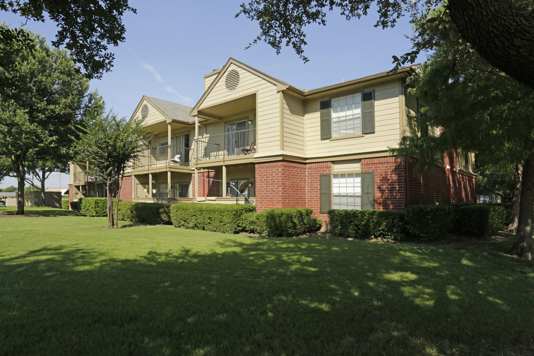 The Gables of McKinney in McKinney, TX - Foto de edificio