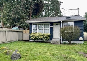 14311 Meridian Ave N in Seattle, WA - Building Photo