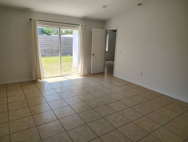 3032 Hawthorne St in Sarasota, FL - Building Photo - Building Photo