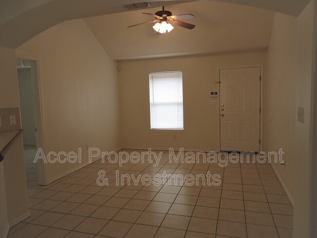 1803 S Ironwood St-Unit -Apt #4 in Pharr, TX - Building Photo - Building Photo