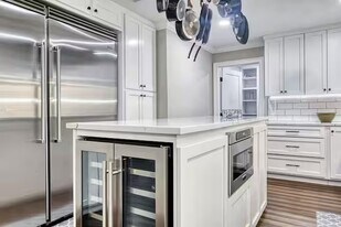 21 Denmark Dr in Savannah, GA - Building Photo