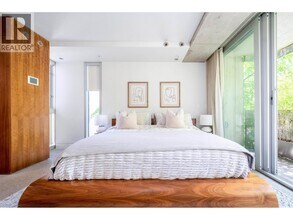 2386 Cornwall Ave in Vancouver, BC - Building Photo - Building Photo