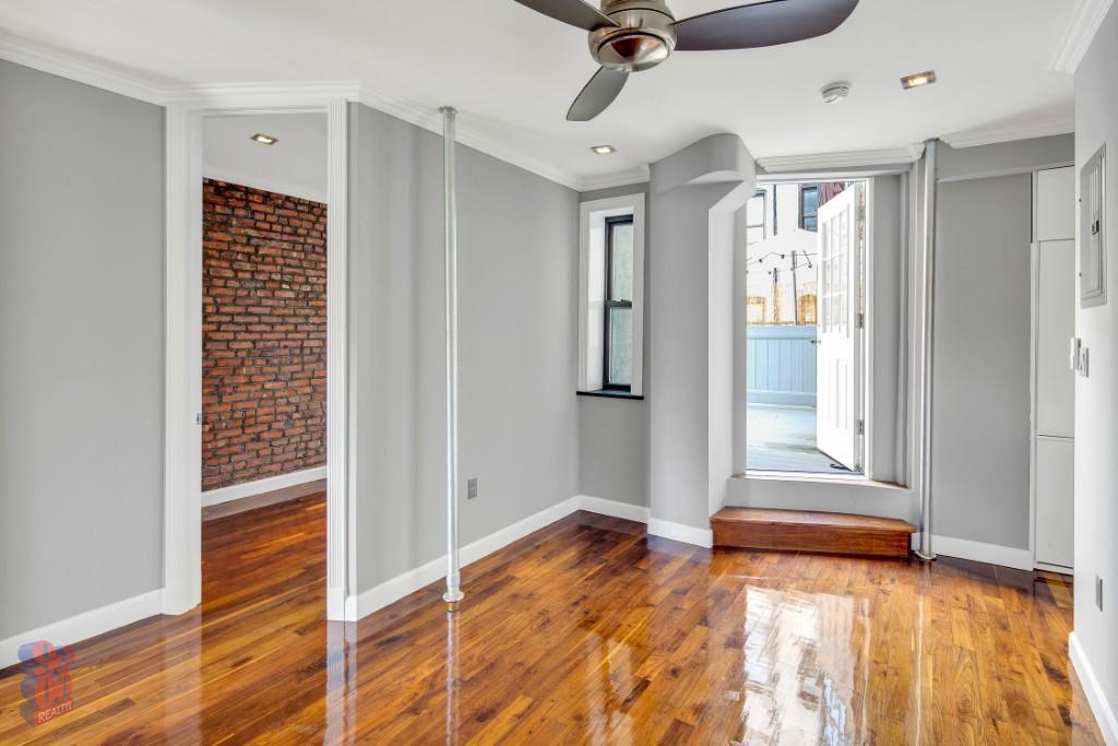 2100 2nd Ave in New York, NY - Building Photo