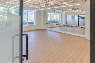 Comma King George in Surrey, BC - Building Photo - Interior Photo