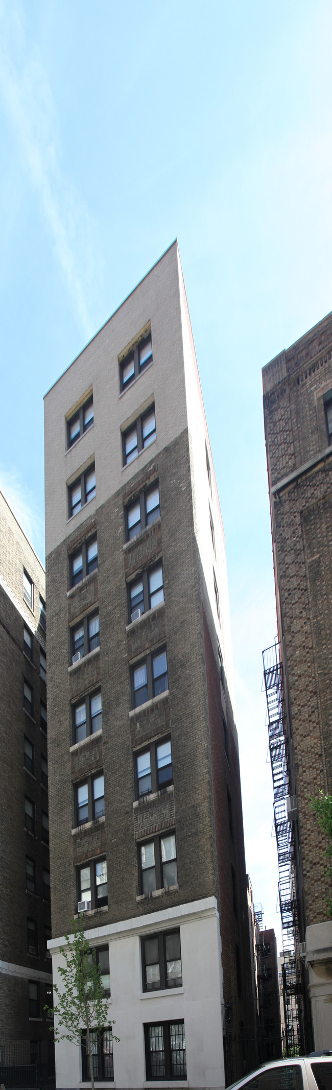 419-421 W 119th St in New York, NY - Foto de edificio - Building Photo