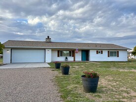 1440 E New York Pl in Chino Valley, AZ - Building Photo
