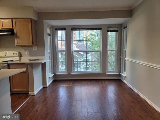 1524 Lincoln Way in McLean, VA - Building Photo - Building Photo