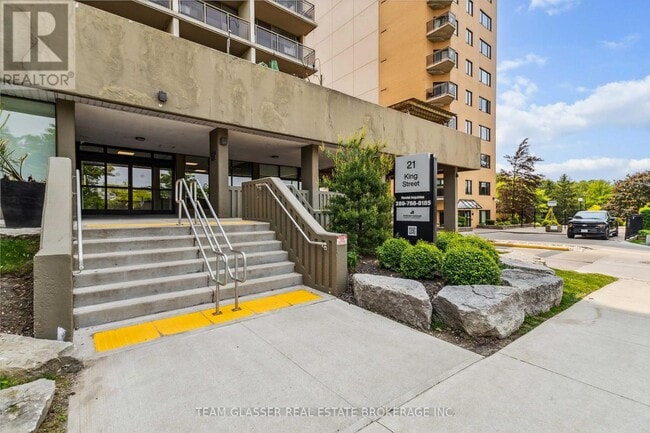 property at 21-721 King St