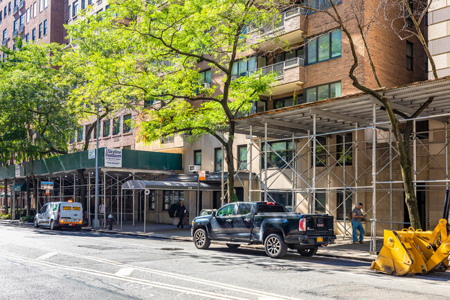 Lenox Hill in New York, NY - Foto de edificio - Building Photo