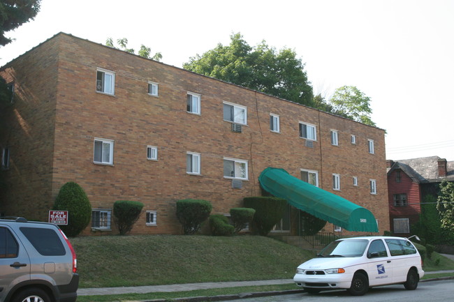 5800 Stanton Ave in Pittsburgh, PA - Building Photo - Building Photo