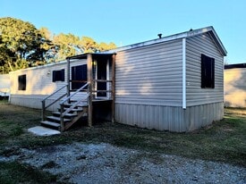 106 LA-1252 in Carencro, LA - Building Photo