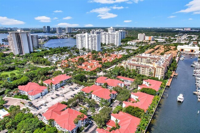 3115 NE 184th St in Aventura, FL - Building Photo - Building Photo