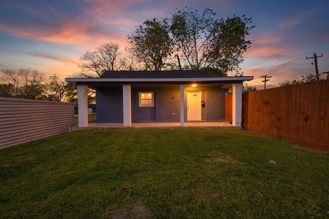 property at 365 Audrey Ln