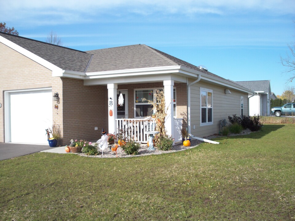 Buchanan Cottages in Appleton, WI - Foto de edificio