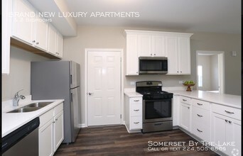 60 W Main St-Unit -221 in Lake Zurich, IL - Building Photo - Building Photo