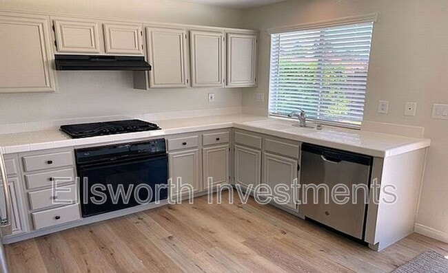 744 Cardona Ave in Chula Vista, CA - Building Photo - Building Photo