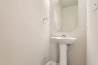 301 E Lamar St, Unit Private Bedroom in McKinney, TX - Building Photo - Building Photo