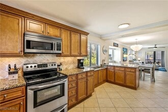 910 Vanderbilt Beach Rd in Naples, FL - Building Photo - Building Photo