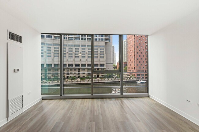 347 W Wolf Point Plaza in Chicago, IL - Building Photo - Building Photo
