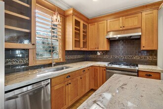 100 NE Ivy St in Portland, OR - Building Photo - Building Photo