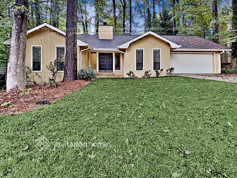 310 Soft Pine Trail in Roswell, GA - Building Photo