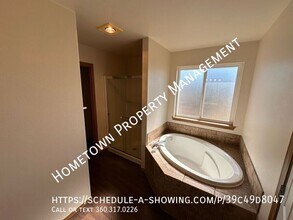10424 Barry Bridges St SE in Yelm, WA - Building Photo - Building Photo