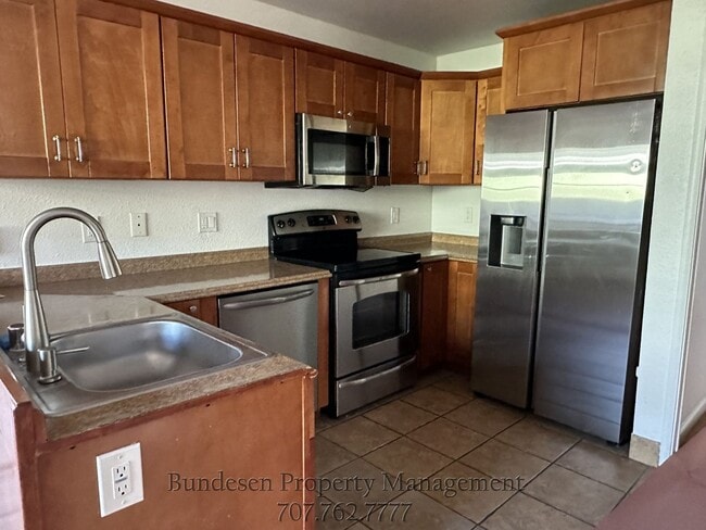 601 Falcon Dr in Vallejo, CA - Building Photo - Building Photo