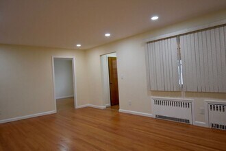 356 Slocum Way in Fort Lee, NJ - Building Photo - Building Photo