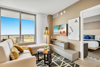 4010 S Ocean Dr in Hollywood, FL - Building Photo - Building Photo