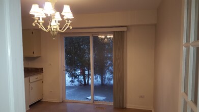 2132 Rugen Rd in Glenview, IL - Building Photo - Building Photo