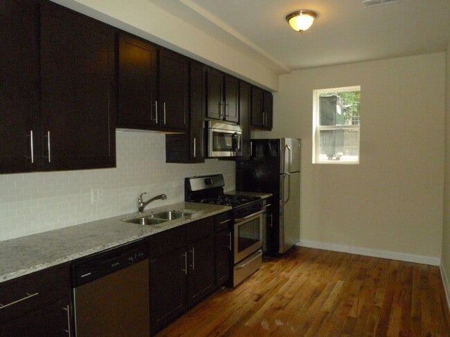 1608 N Bosworth Ave, Unit G in Chicago, IL - Foto de edificio - Building Photo