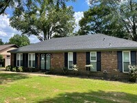 7913 Vera Louise Cir