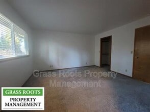 11751 Upper Cir Dr in Grass Valley, CA - Building Photo - Building Photo