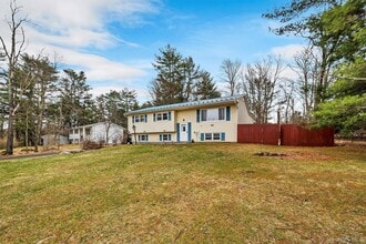 10 Hanover Dr in Monticello, NY - Building Photo - Building Photo