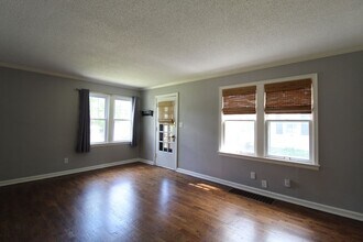 7608 Summit St in Kansas City, MO - Building Photo - Building Photo