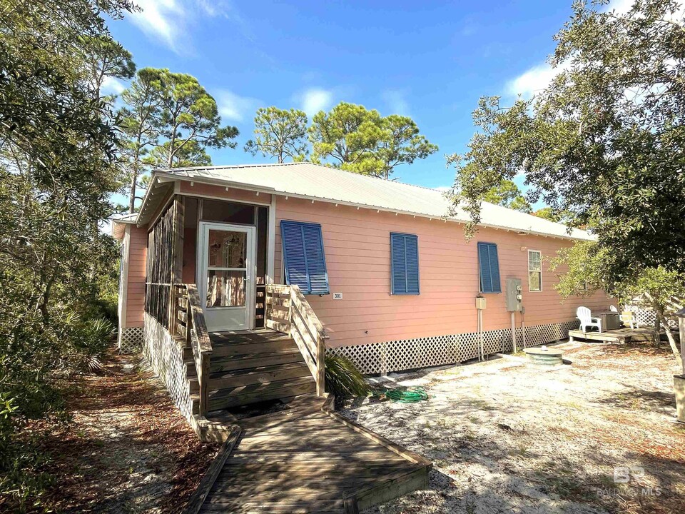 5601 W Fort Morgan Rd in Gulf Shores, AL - Building Photo