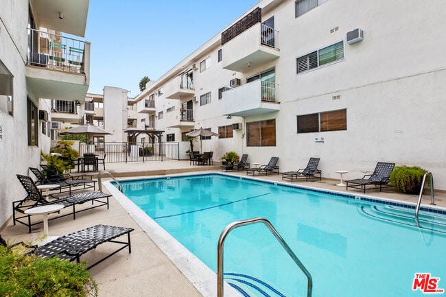 property at 960 Larrabee St