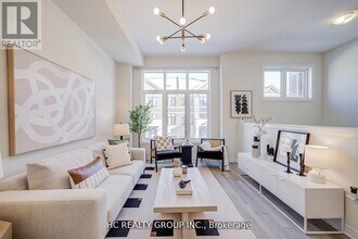 34 Millman Ln in Richmond Hill, ON - Building Photo - Building Photo