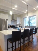 7 Leverett St in Brookline, MA - Foto de edificio - Building Photo