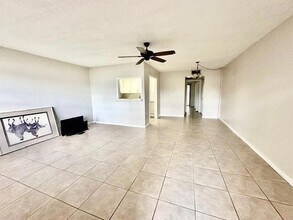 349 Dorset I in Boca Raton, FL - Foto de edificio - Building Photo