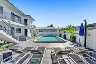 335 Desoto St in Hollywood, FL - Building Photo