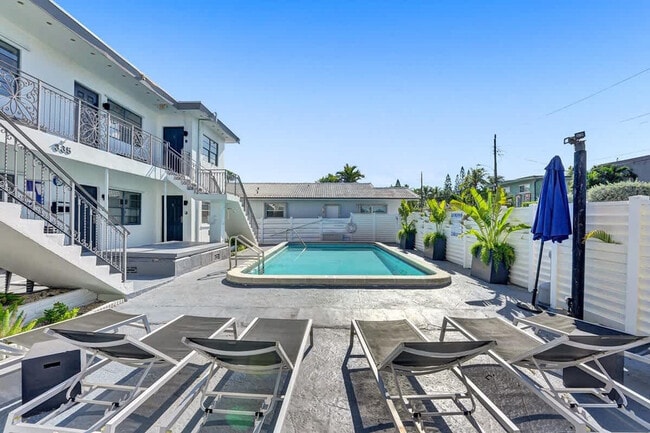 335 Desoto St